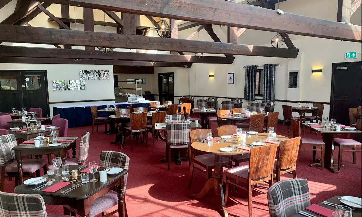 Lincolnshire: One Night with Breakfast, Dinner, and Murder Mystery