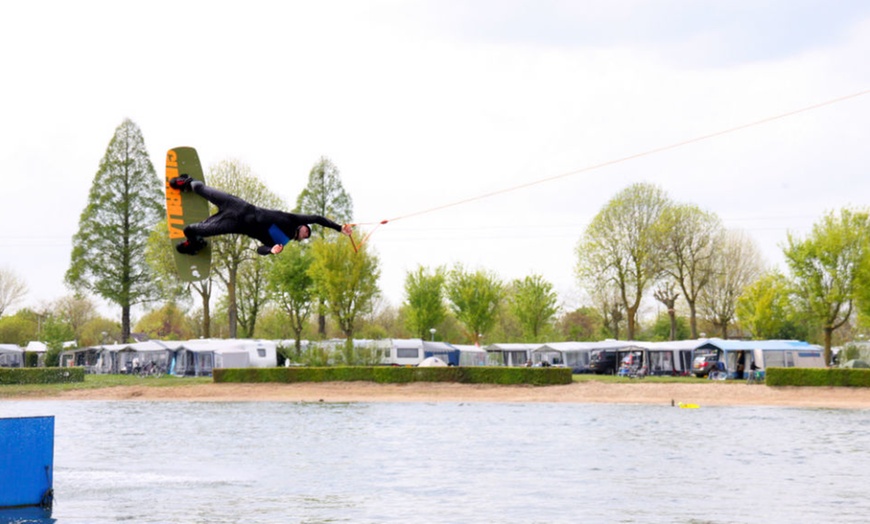 Image 4: Waterskiën en wakeboarden