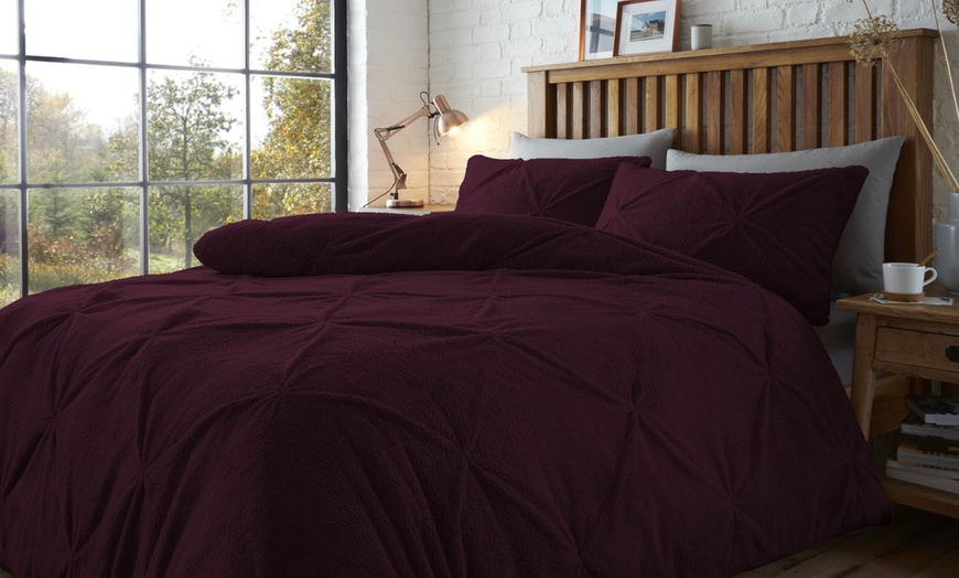 Image 15: Pintuck Teddy Fleece Duvet Set