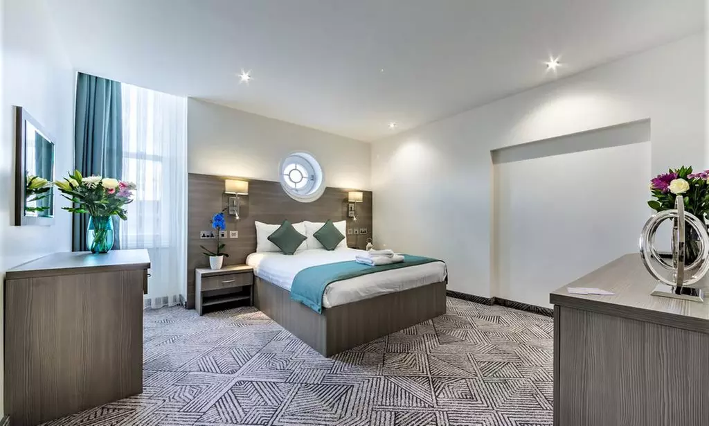 Leyton: 1-2 Nights for Two with Breakfast and Optional Dinner at The Lion and Key Hotel - Primary Image