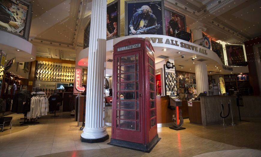 Image 3: ✈London: 1-2 Nights with Hard Rock Café Dining