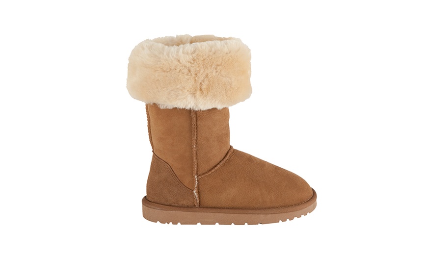 Image 10: Australian Sheepskin Boots