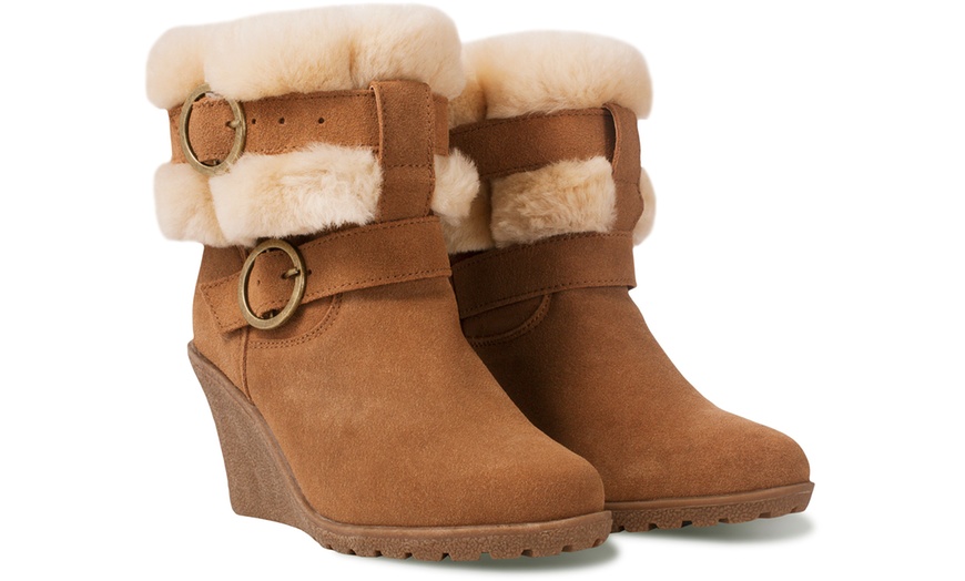 Image 8: Australian Sheepskin Boots