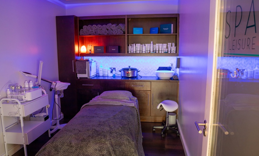 Image 2: Enjoy a Spa Day with 60-Min Treatment, Facility Access & Afternoon Tea