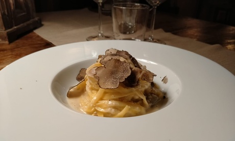 Menu a base di tartufo con vino per 2 o 4 persone a La Canonica Restaurant (sconto fino a 55%)