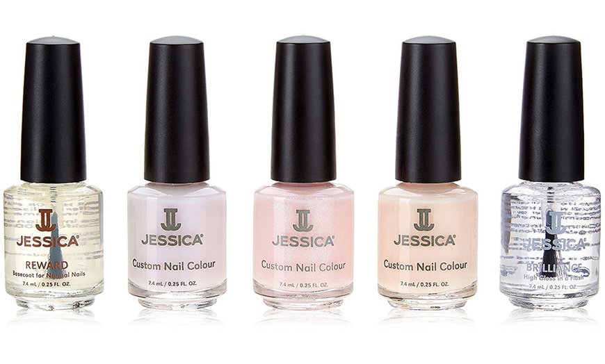 Image 2: Four-Piece Nail Varnish Set