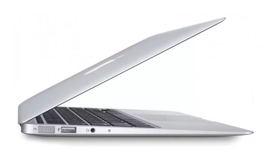 Apple 13.3" MacBook Air with Intel Core i5 CPU, 4GB RAM, and 128GB SSD (Refurbished) - Second Medium