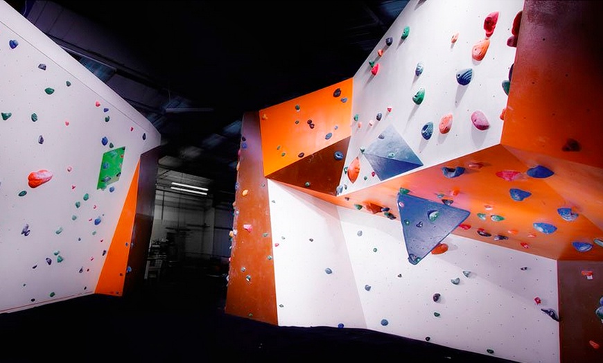 Image 4: All-Day Bouldering Course