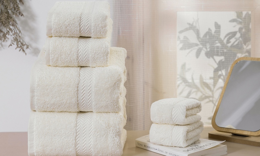 Image 9: Six-Piece 500gsm Egyptian Cotton Towel Bale Set