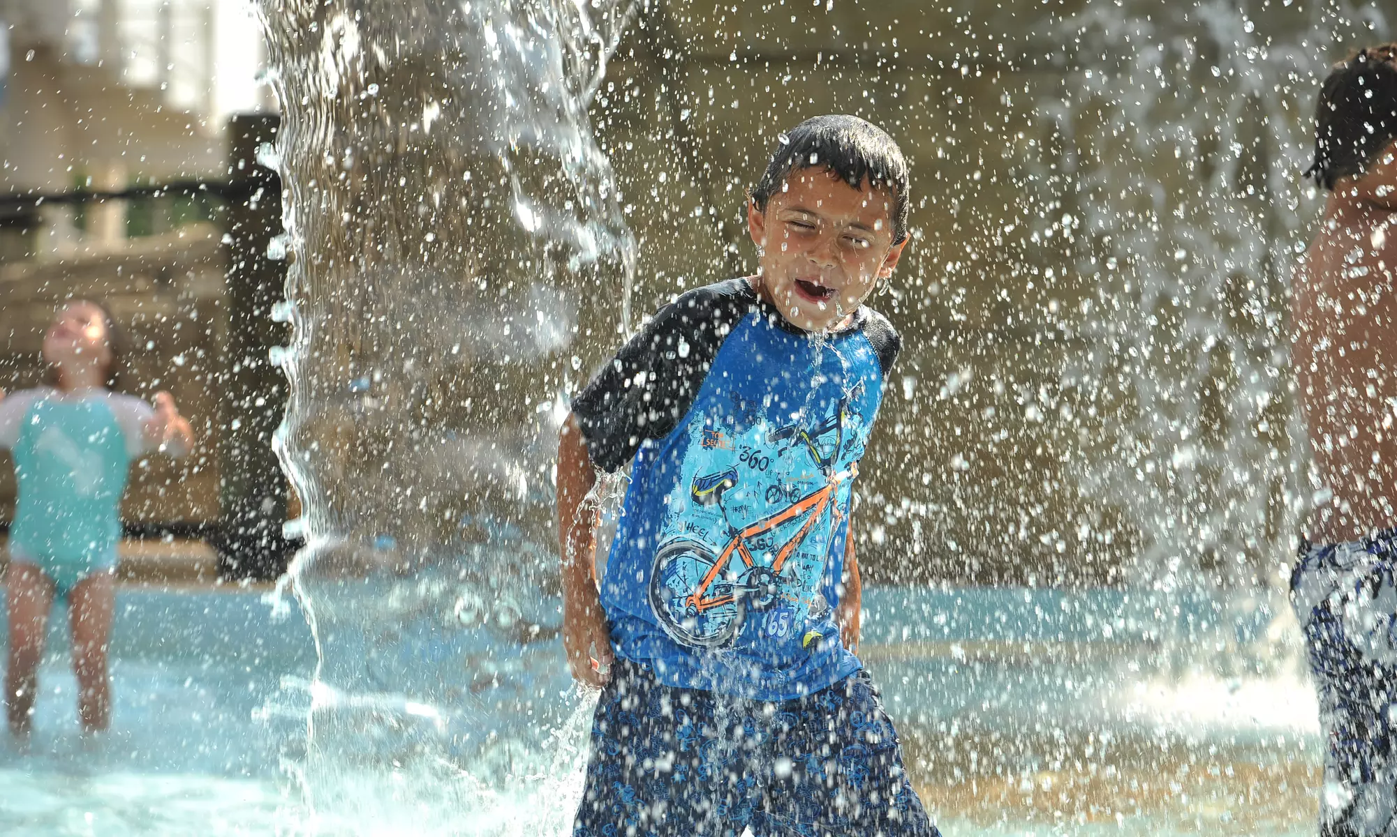 Splash Country Water Park Admission – Relax and Play