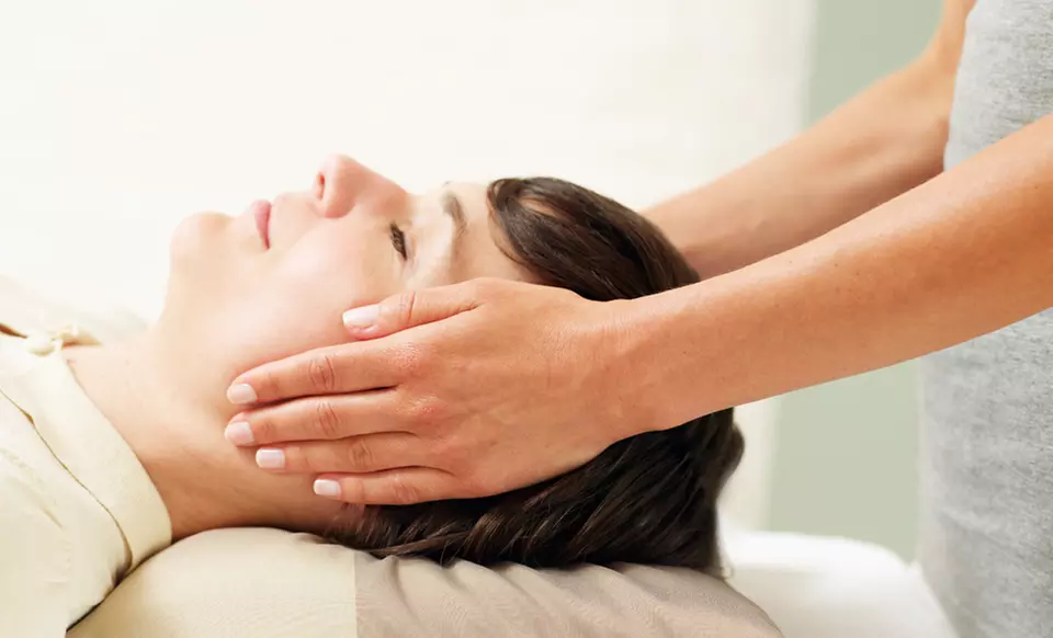 Experience Altru Integrated Health's Reiki sessions with chakra balancing & sound healing, offering 30 or 60 minutes of relaxation up to 50% - Primary Image