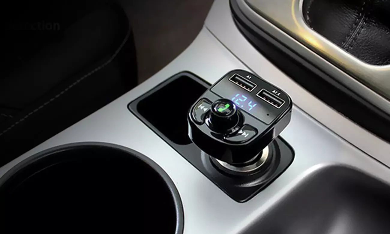 Kit Bluetooth pour smartphone avec transmetteur FM, chargeur USB,  câble de chargement ou carte micro SD en option - Second Medium