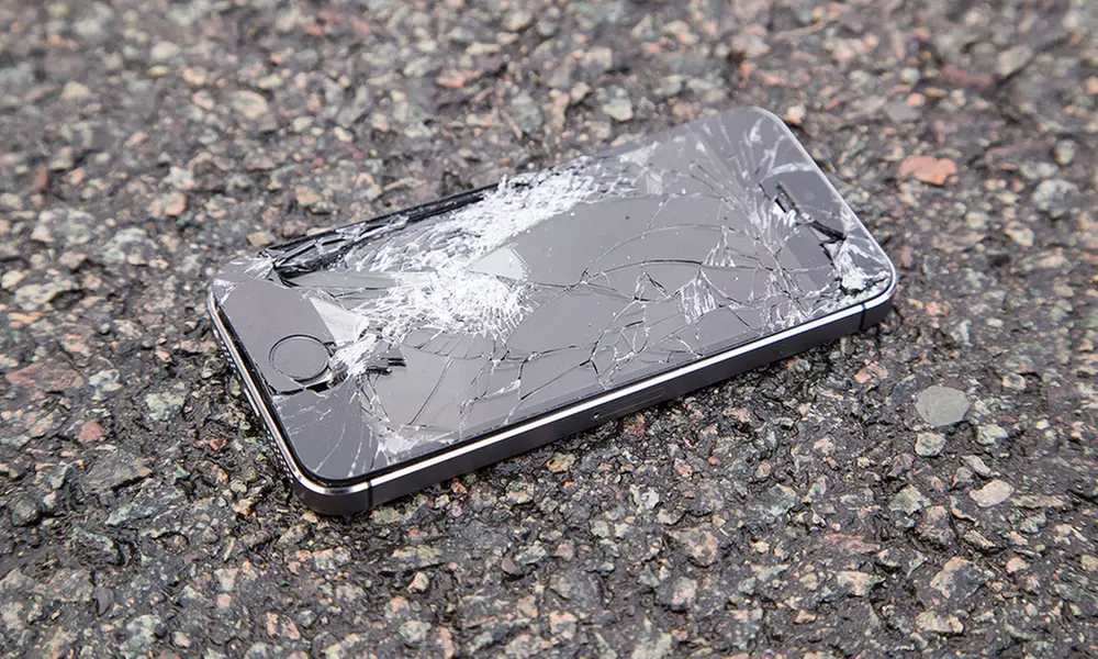 Screen Repair for iPhone 4, 4S, 5, 5C, 5S, 6, 6s, 6+, or iPad 2, 3, 4, Air, or Mini 1, 2 or 1 Hour of Repair or Recovery - Primary Image