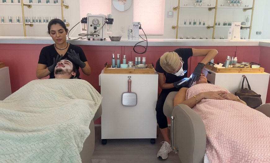 Image 4: Head-to-Toe Glow: Luxe Scalp & Facial Therapy Packages

