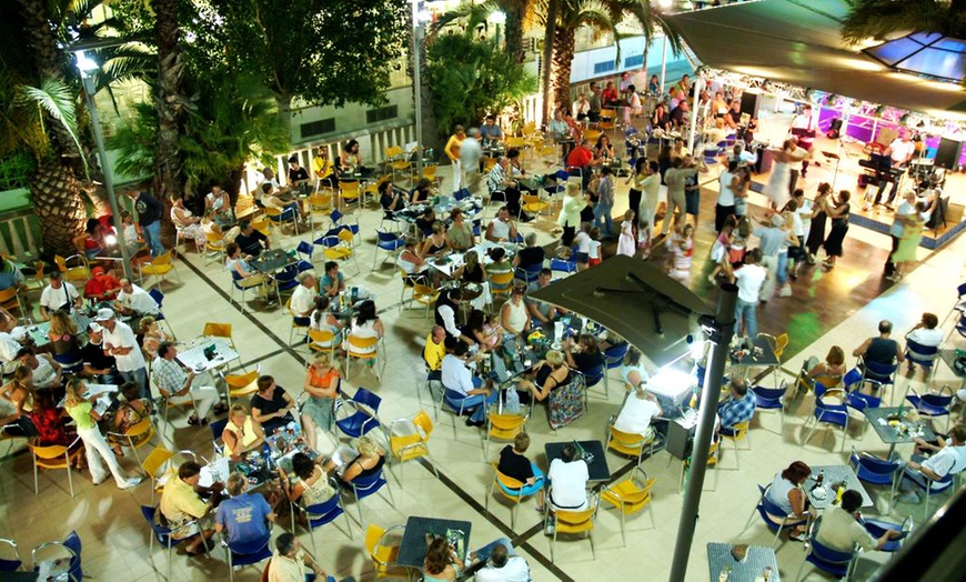 Image 14: Barcellona: camera doppia per 2 persone con colazione e cena