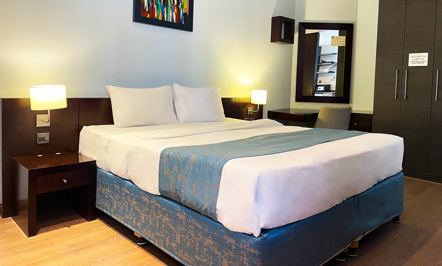 Image 3: 4* Dubai: 1-Night Apartment Stay with Optional Breakfast