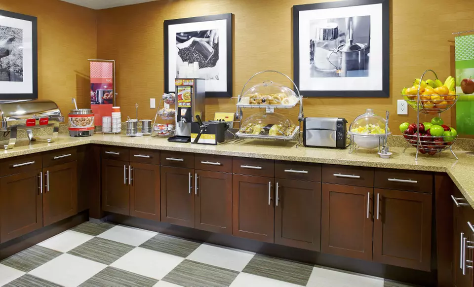 Stay at Hampton Inn Phoenix-Biltmore, AZ - Second Medium