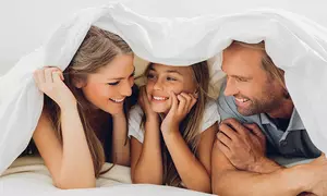 Fotoshooting für bis zu 5 Personen und Wertgutschein über 39 € im picjoy Fotostudio (bis zu 69% sparen)