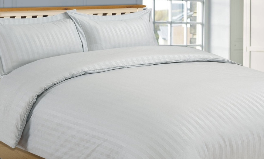 Image 1: Hotel Stripe Duvet Set