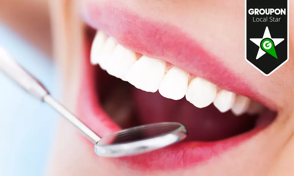 Limpieza bucal por 12,95 € y con 1 o 2 sesiones de blanqueamiento led desde 49,95 € - Primary Image