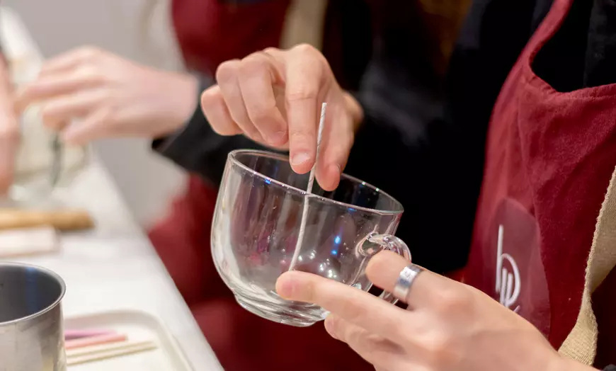 Image 19: Crea tus propias velas - 3 velas durante 3 h con vino y picoteo 