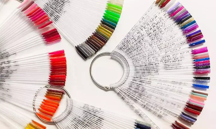 1 o 3 sesiones de pedicura con esmaltado normal o semipermanente