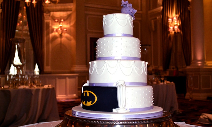 Image 7: Two-Tier Wedding Cake