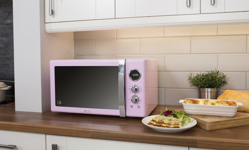 Image 6: Swan Retro Microwave and Grill