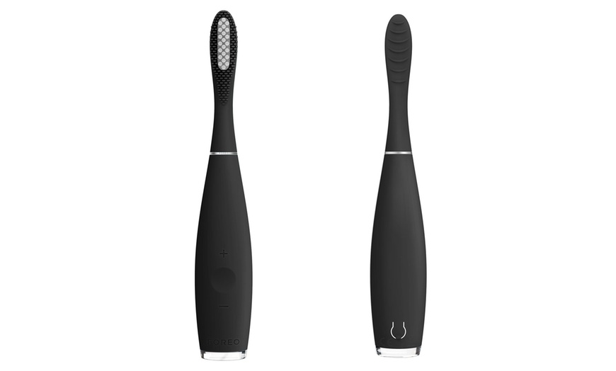 Image 7: Foreo Issa Hybrid Toothbrush