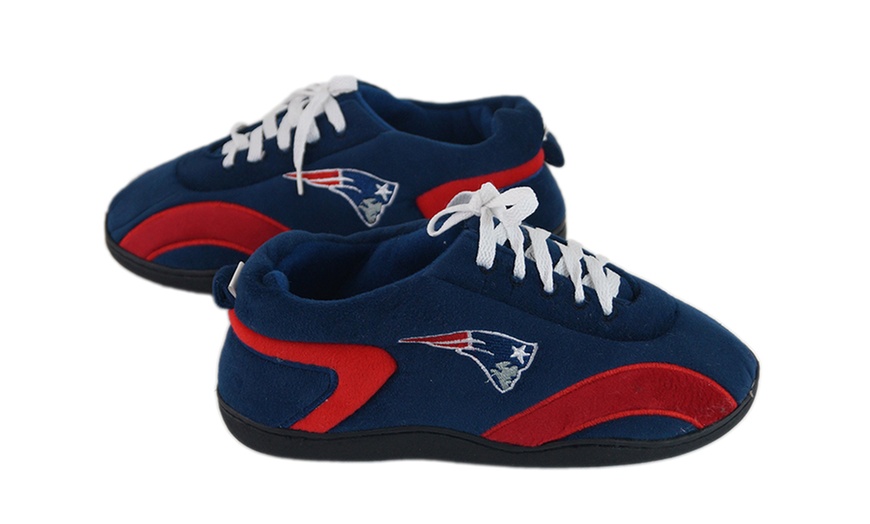 NFL NFC Comfy Feet Shoes | Groupon Goods