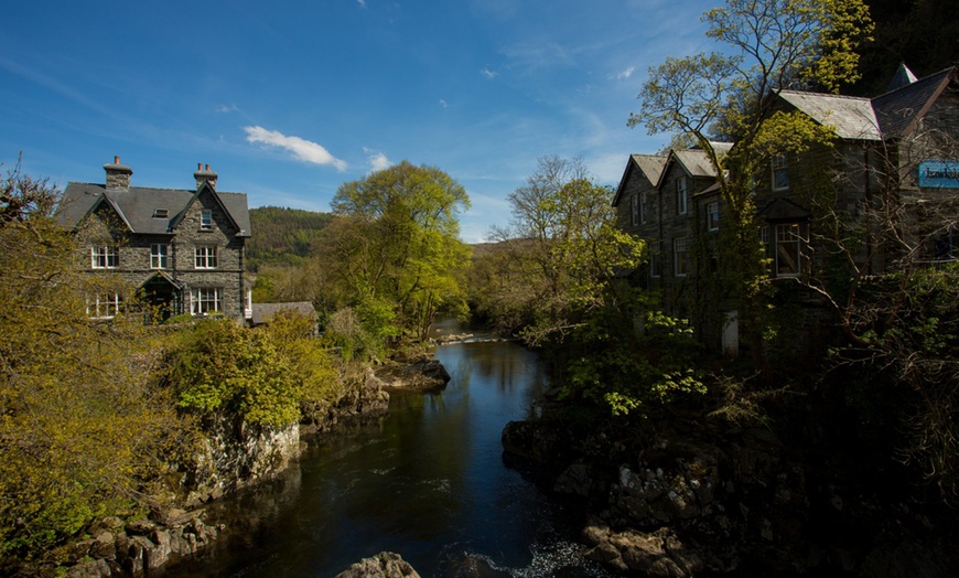 Image 6: Scenic Snowdonia Escape: Overnight Stay w/ Breakfast, Dinner & Hot Tub