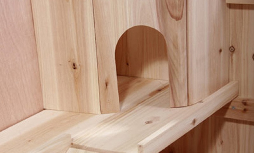 Image 5: Wooden Hamster Shelter
