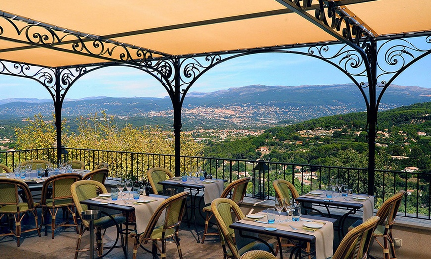 Image 1: Menu gastronomique en duo avec L'Amandier de Mougins