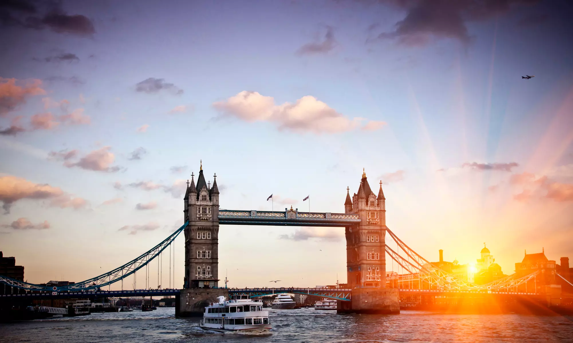 ✈ 6-Day London Vacation from Great Value Vacations. Price Per Person Based on Double Occupancy (Buy 1 Groupon/Person). - Primary Image