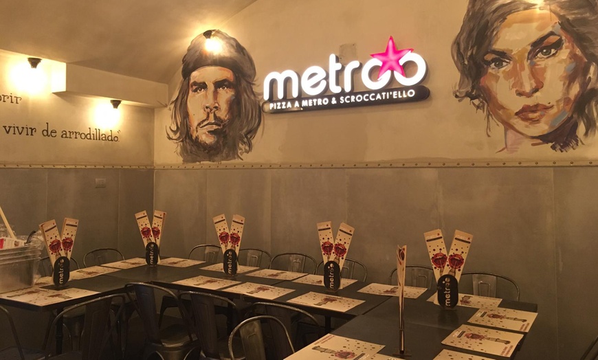 Image 9: Pizza al metro in centro 