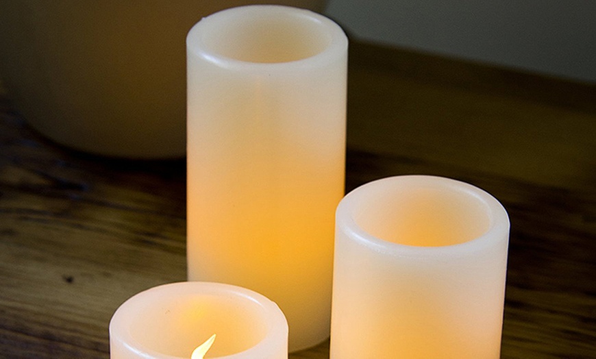 Image 3: Scented Wax LED Candle