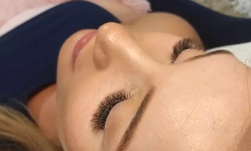 Image 6: Choice of Natural Set Eyelash Extensions at The Seven Great Lashes