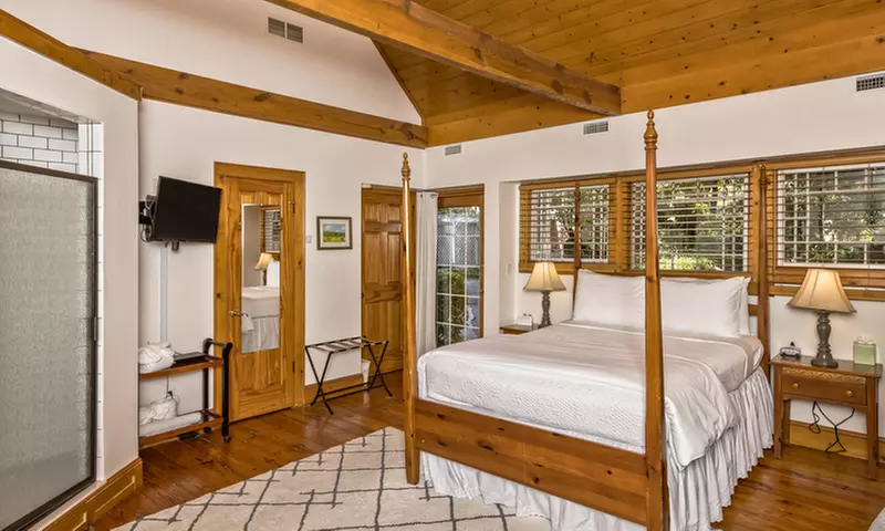 Member Pricing: B&B in Blue Ridge Asheville With Historic Charm
