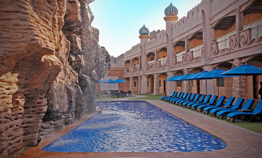 Image 2: 1 or 2 Nights in Abu Dhabi with Zoo Tickets 