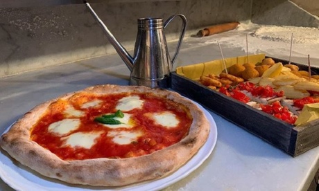 Menu pizza o hamburger, con antipasto, birra e dolce, da Enigma Correggio (sconto 56%)