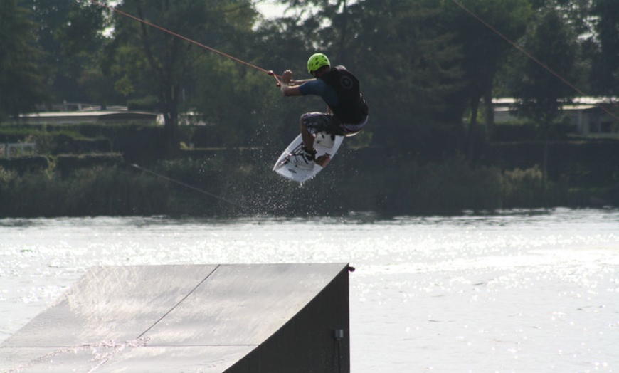 Image 2: Waterskiën en wakeboarden