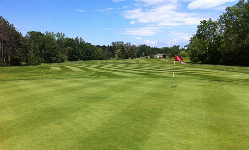 Image 2: Bluff Point Golf for Two