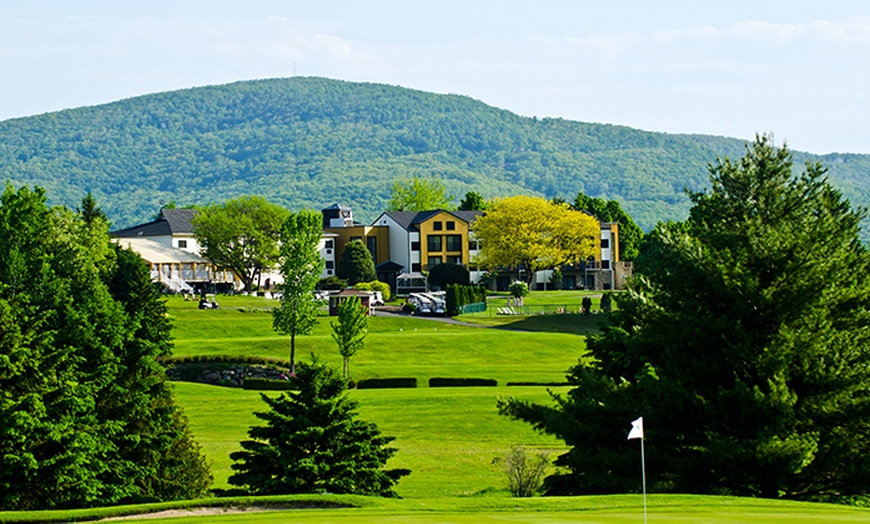 Image 1: Relaxing Stay in Bromont