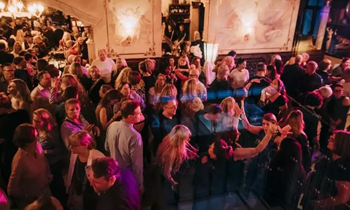 Ticket für „FrühTanz“: Samstags vom 13. Dezember bis 28. Februar 2026