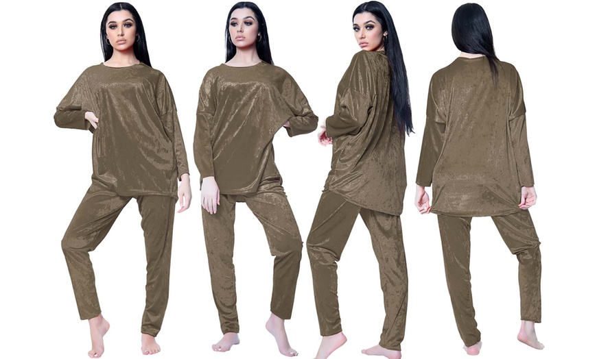 Image 2: Plain Velvet Loungewear Set