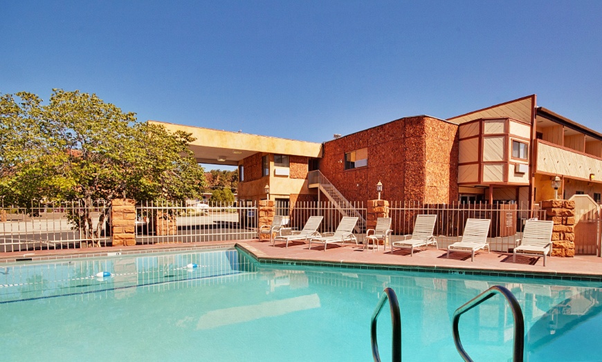 Best Western Red Hills (Camelback) in - Kanab, UT | Groupon Getaways