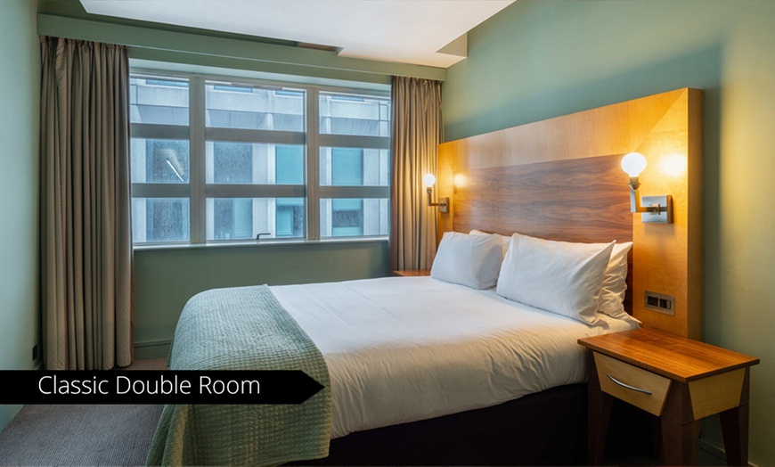 Image 2: Manchester: Classic/Signature Double Room w/ Breakfast, Late Checkout