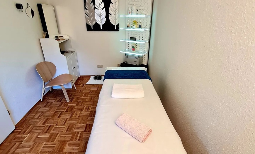 Image 3: Entspannung pur für Körper & Geist: Teil- oder Ganzkörpermassage
