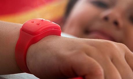 Fino a 6 braccialetti anti-zanzare PMS International in colori assortiti