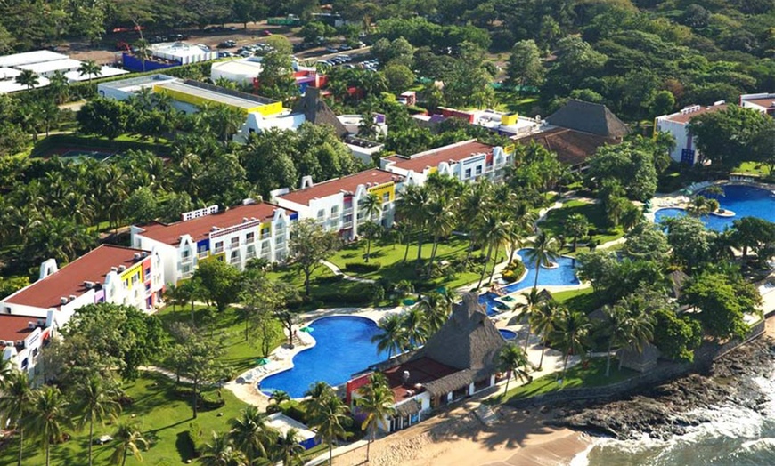 Royal Decameron Salinitas All Inclusive in - Sonsonate, SV | Groupon ...